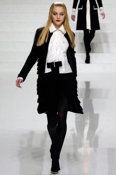 Look 3